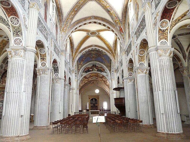 File:Bobbio-abbazia di san colombano-interno91.jpg