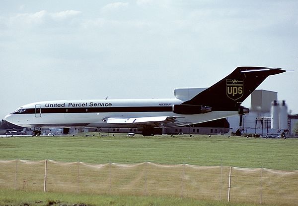 A Boeing 727-100F taxiing in Louisville, Kentucky