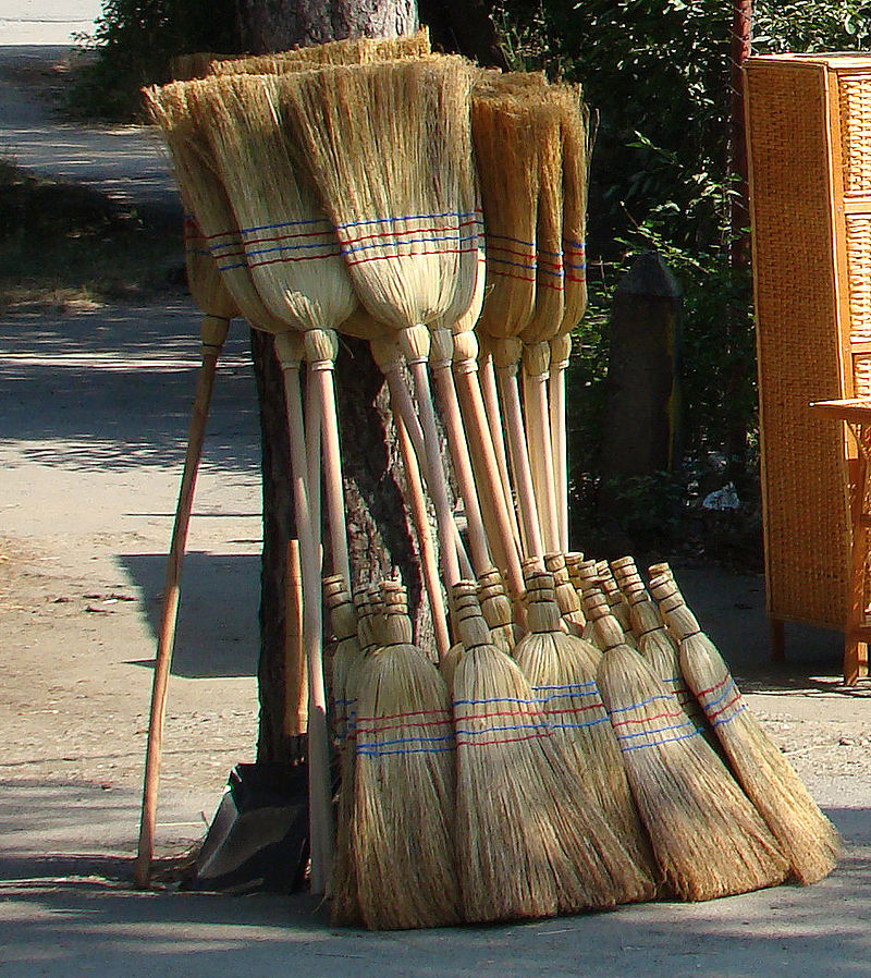 sweep the floor in tagalog