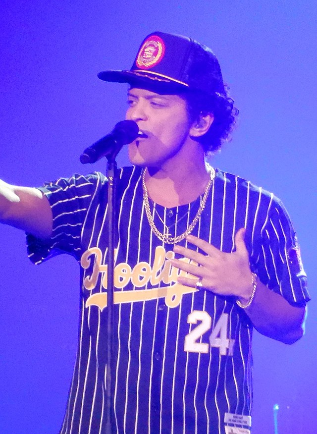 Bruno Mars - Wikipedia