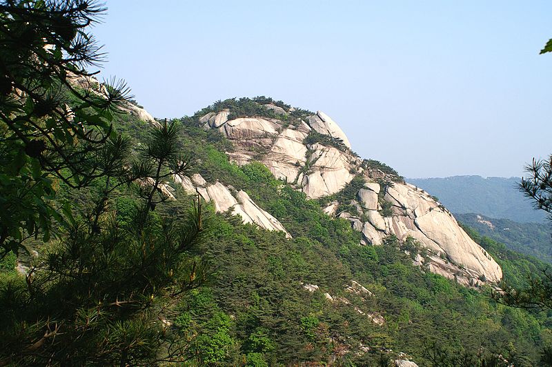 File:Bukhansan, 2.jpg