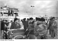 Bundesarchiv Bild 183-1989-1115-022, Berlin, Brandenburger Tor, vor Grenzöfffnung.jpg