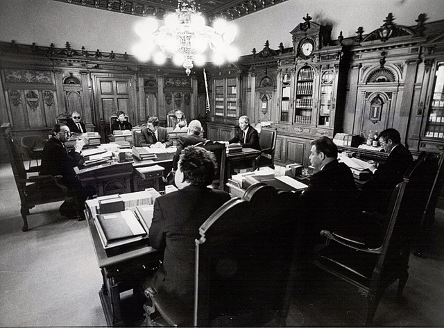 Before a meeting, 1987