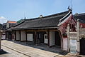 De Façade van de tempel, kijkend naar het oosten over de Cao'e-rivier