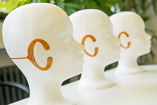 Demonstration of multiple cEEGrids on dummy heads CeeGRID.jpg