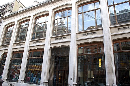 نمای فروشگاه‌های وُاکز سابق، اکنون مرکز کمیک استریپ بلژیک، بروکسل (۱۹۰۵)