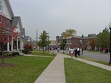 Greek housing along West Walnut Street Centrecollege-greek.JPG