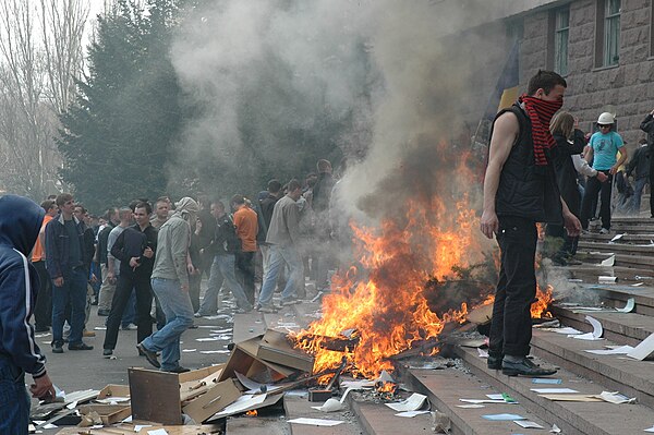 Rioters in Chișinău during the April 2009 Moldovan parliamentary election protests