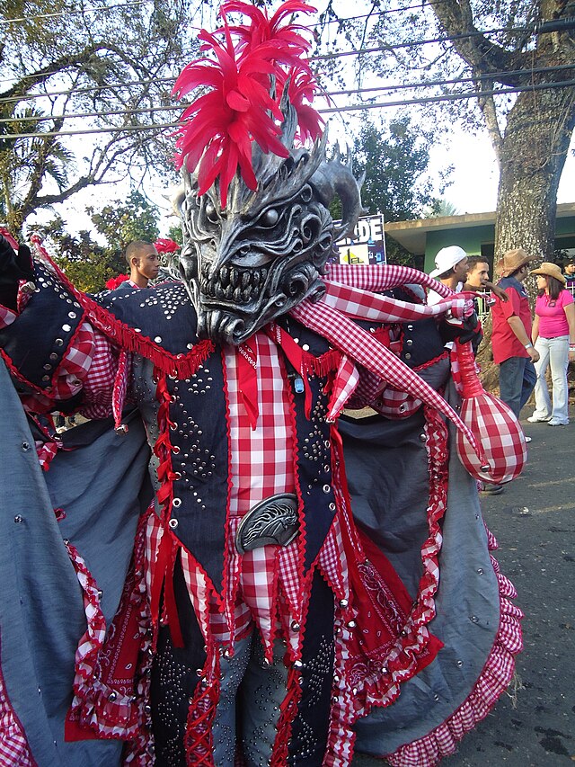 Fun, Revelry and Costumes: the Similarities Between Carnaval and Halloween  - Soul Brasil Magazine