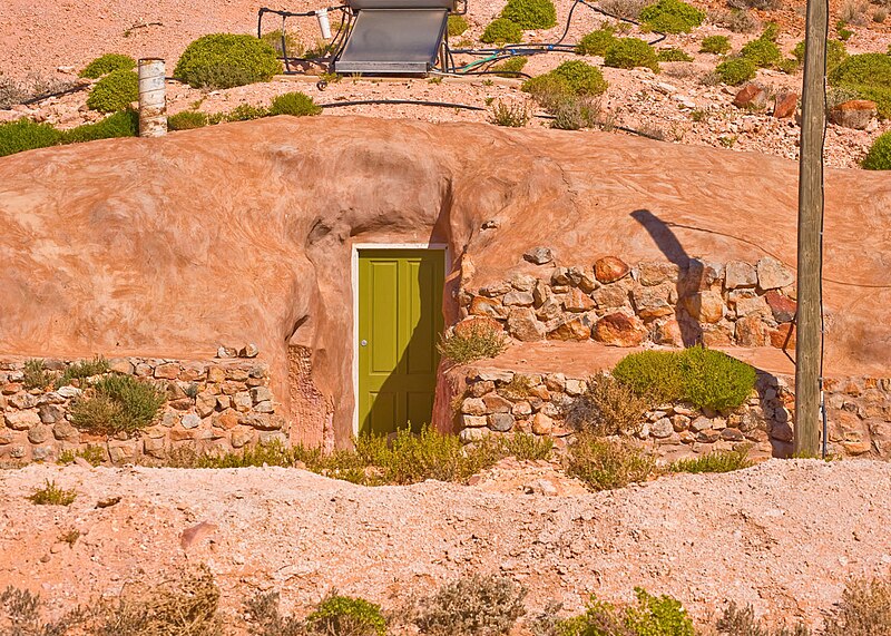 File:Coober Pedy - Underground house.jpg