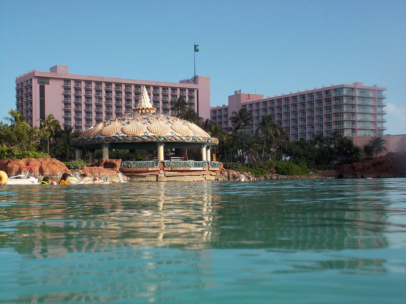 File:Coral Towers Atlantis Paradise Island photo D Ramey Logan.jpg