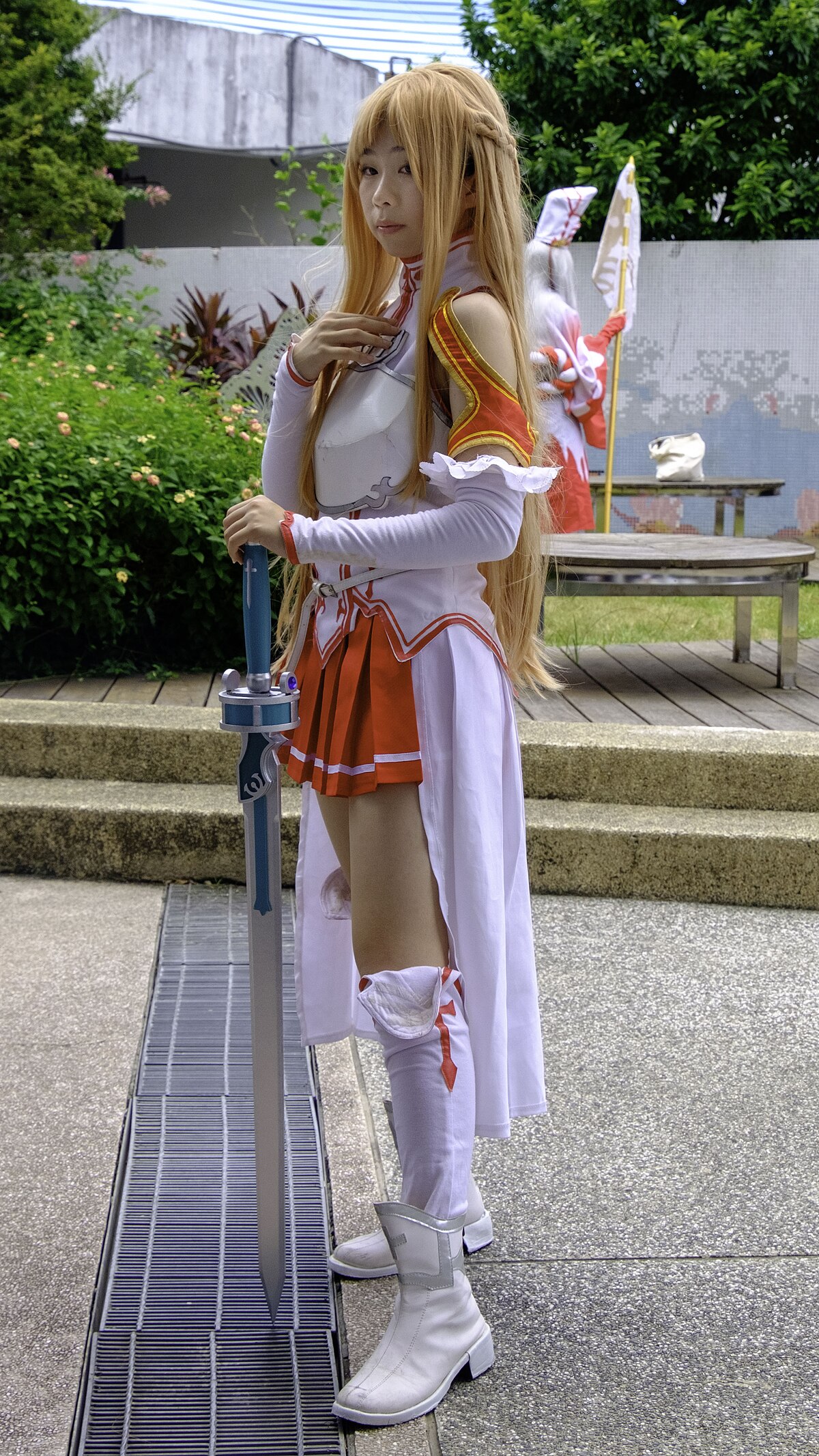 File:Cosplayer of Asuna Yuuki, Sword Art Online 20140830.jpg - Wikimedia  Commons