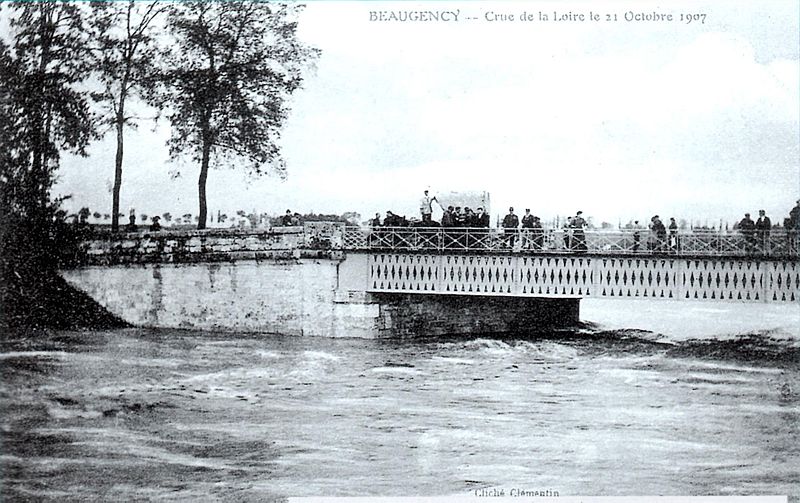 File:Crue-Loire-1907-Beaugency2.jpg