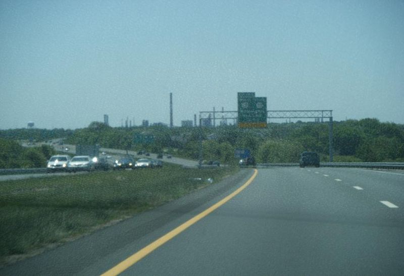 File:DE 1 SB 0.5 mi to US 13 NB-DE 71 SB.JPG