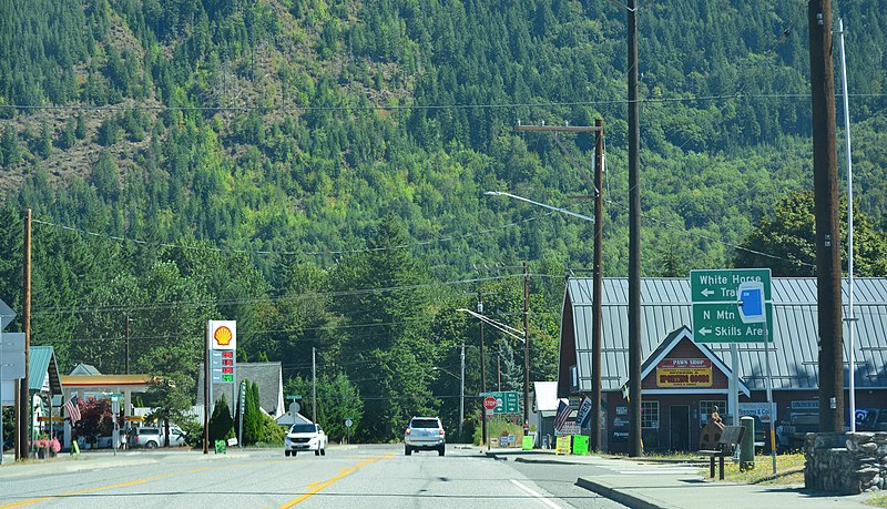 File:Darrington, Washington eastbound on Washington State route 530 - 01.jpg