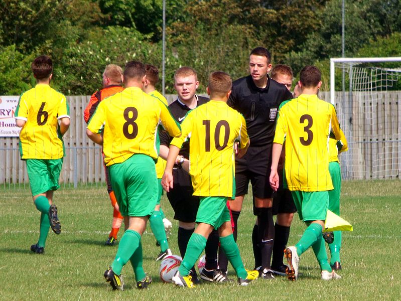 File:Eastbourne United v Hailsham Town (14833254419).jpg