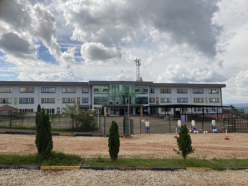 File:Ecole belge de Kigali.jpg