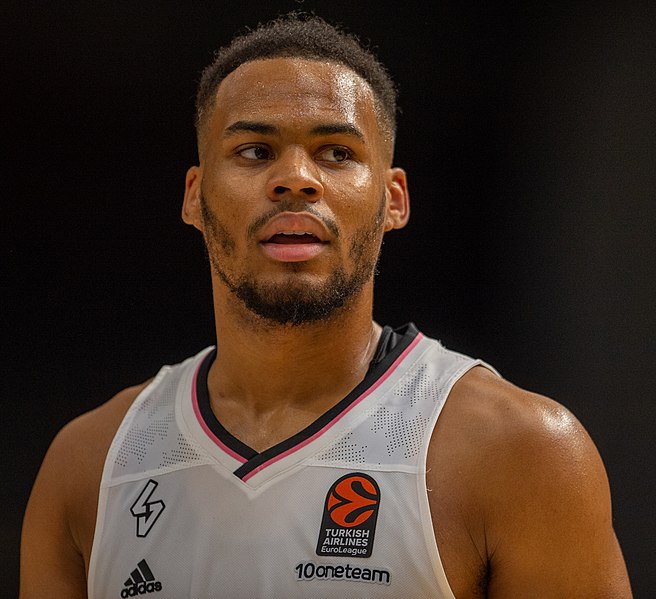 File:Elie Okobo ASVEL (cropped).jpg