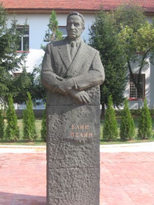 Monument to Elin Pelin in the town named in his honour