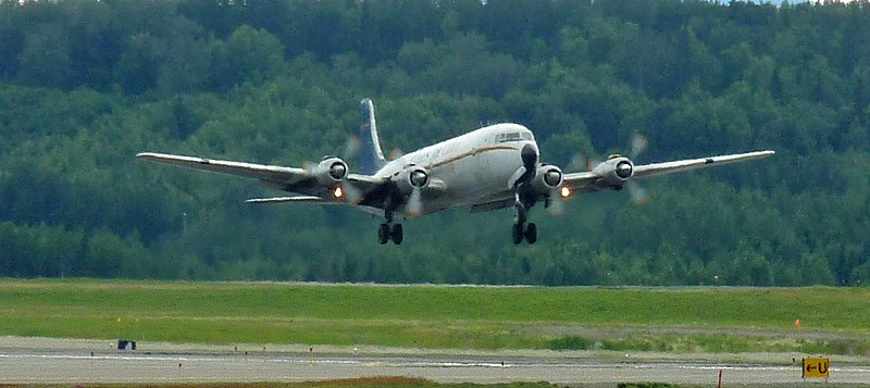 File:Everts Air Cargo DC-6 lifting off from ANC (P1040802a) (6335495816).jpg