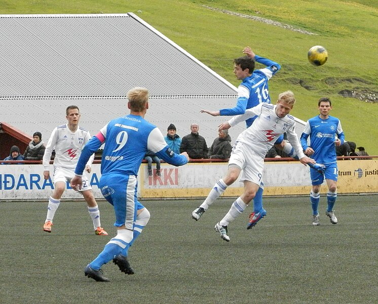 File:FC Suduroy - KI Klaksvik Effodeildin 2012.jpg