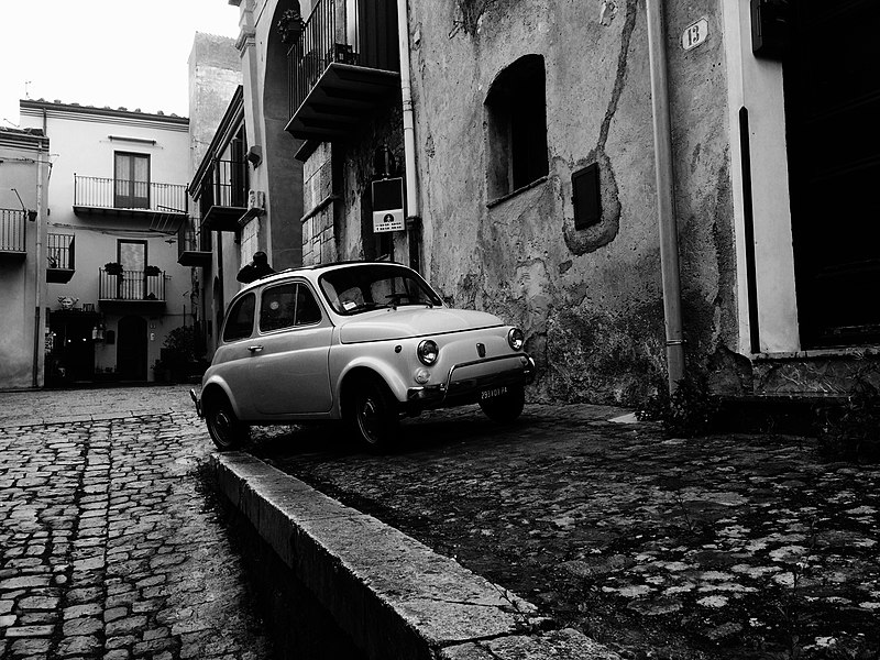 File:Fiat 500 a Castelbuono.jpg