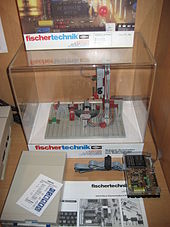 Fischertechnik computing with a C64 interface Fischertechnik Roboter mit C64 Interface.JPG