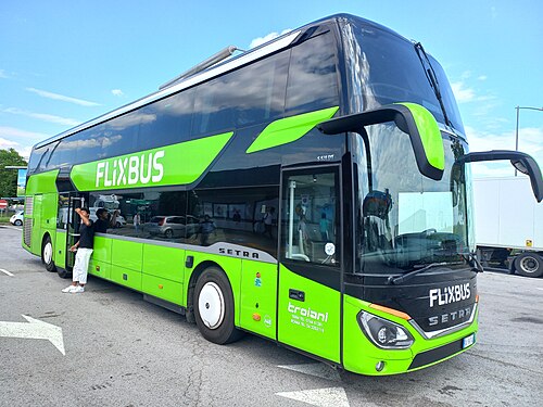 Flixbus in Via Limite