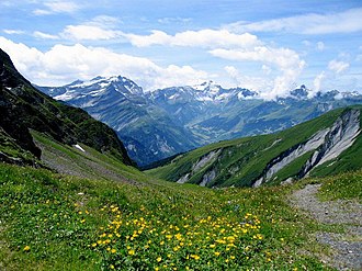 View from the pass to the canton of Glarus (to the west)