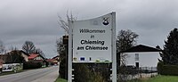 GER — BY – Oberbayern — Landkreis Traunstein — Gemeinde Chieming — (Wikommensschild) 2023