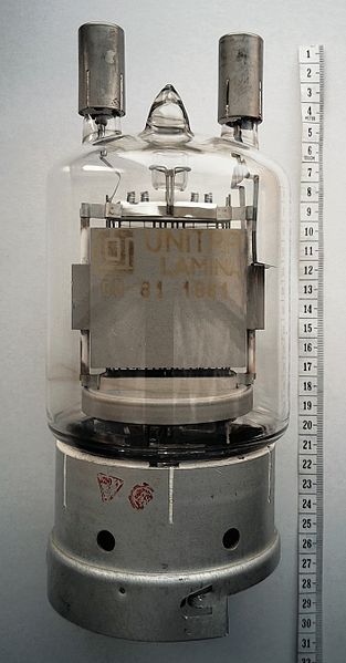 Image of a type GU-81 power pentode, a Russian electron tube used in military radio stations in the 70s and 80s