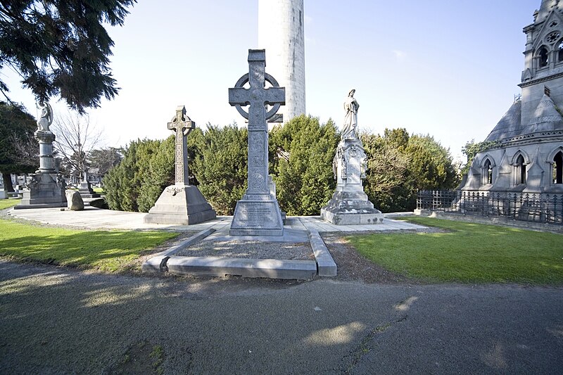 File:Glasnevin Cemetery - (442817586).jpg