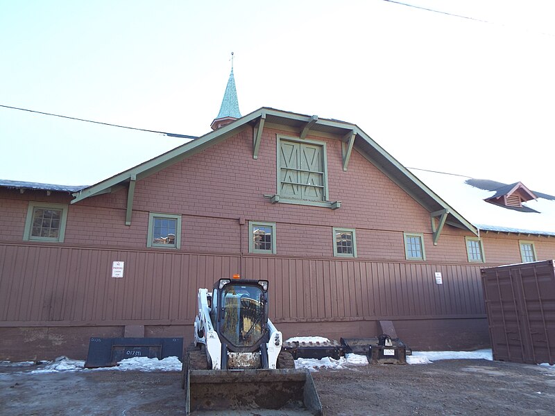 File:Grand Canyon Village-El Tovar Stables–1904-2.jpg