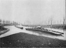 Chain boat barges on the river Neckar in Heilbronn, before 1885 Heilbronn Neckar mit Kettenschiff vor 1885.jpg