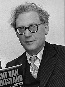 Hugh Trevor-Roper (1975).jpg