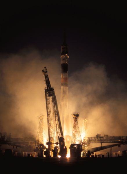 File:ISS-11 Launch.jpg