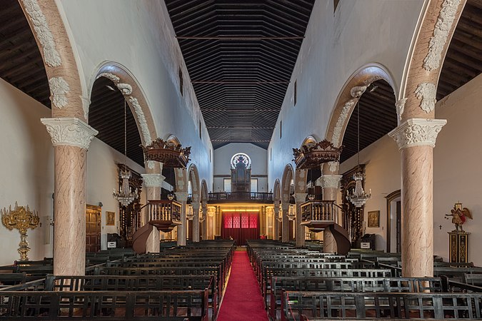 General view of the nave back from the altar.