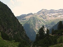 Peccia valley In volo verso il Piano di peccia, 2.7.2008.jpg