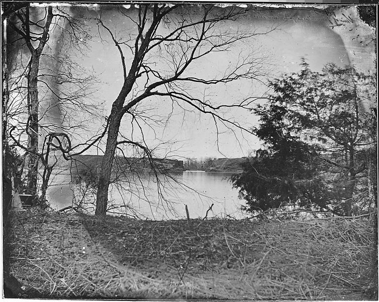 File:James River from Crow's Nest, Dutch Gap Canal in distance - NARA - 524834.jpg