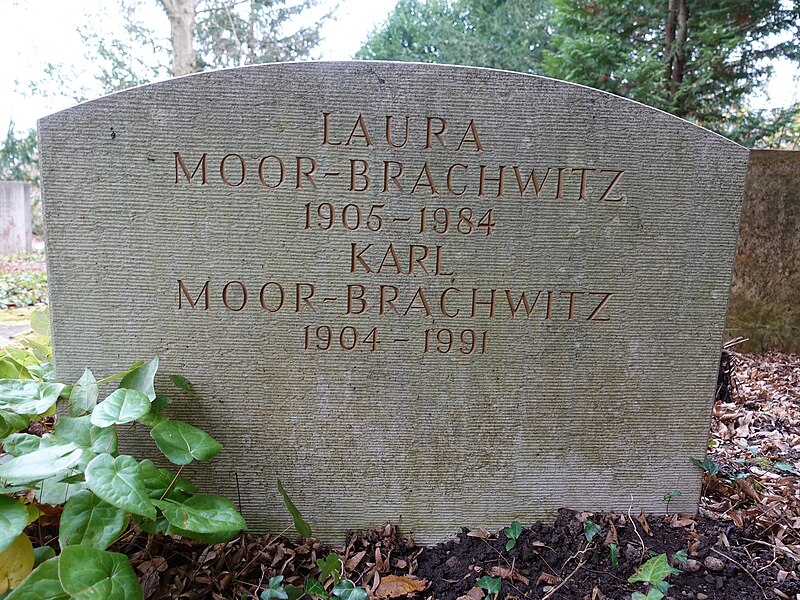 File:Karl Moor-Brachwitz (1904–1991) Maler, Grab Friedhof am Hörnli.jpg