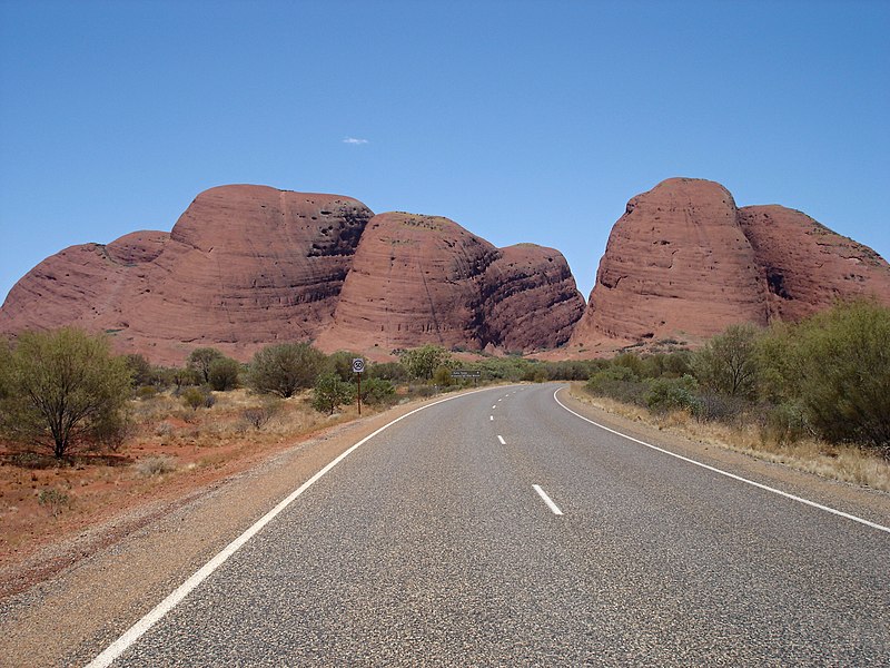 File:Kata Tjuta - panoramio (1).jpg