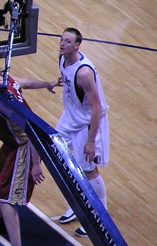 <span class="mw-page-title-main">Keith Van Horn</span> American basketball player (born 1975)