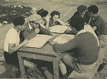 חברי קבוצת רודגס בעת שיעור בתלמוד, שנות השלושים
