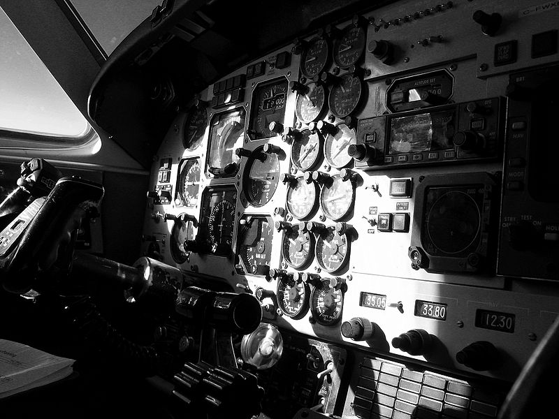 File:King Air 200 panel (165434119).jpg