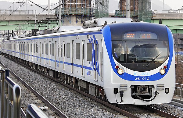 Поезд в корею. Поезда Южной Кореи KORAIL. Южная Корея транспорт. Железнодорожный транспорт в Южной Корее. Электропоезда в Южной Корее.