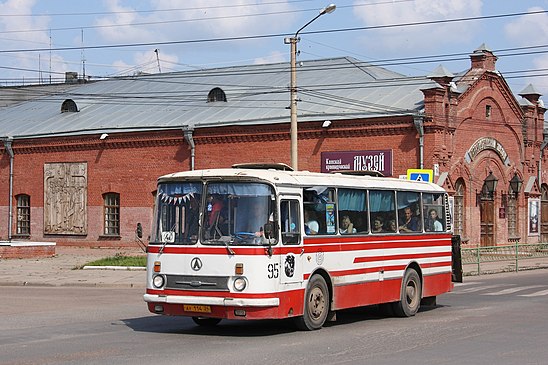 Автобус канск абан. Здание синематографа «фурор» Канск. ЛАЗ 695н. ЛАЗ-695 автобус. ЛАЗ-695 Тамбов.