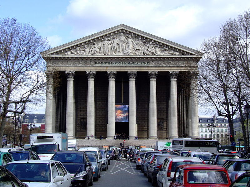 File:La Madeleine with traffic.jpg