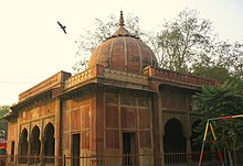 Lal Bangla, tombs of Lal Kuwar, wife of Jahandar shah, and Begum Jaan his daughter, built c. 1780 Lal Bangla.JPG