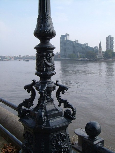 File:Lamppost by Thames Path at Chelsea Harbour - geograph.org.uk - 261692.jpg