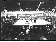 Photographie du match de boxe entre Charles Ledoux et Digger Stanley à Dieppe le 23 juin 1912.